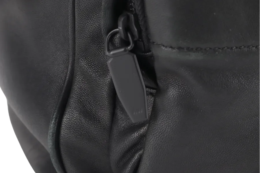 ALEXANDER WANG BLACK NAPPA LEATHER MESSENGER BAG WITH DUST COVER
