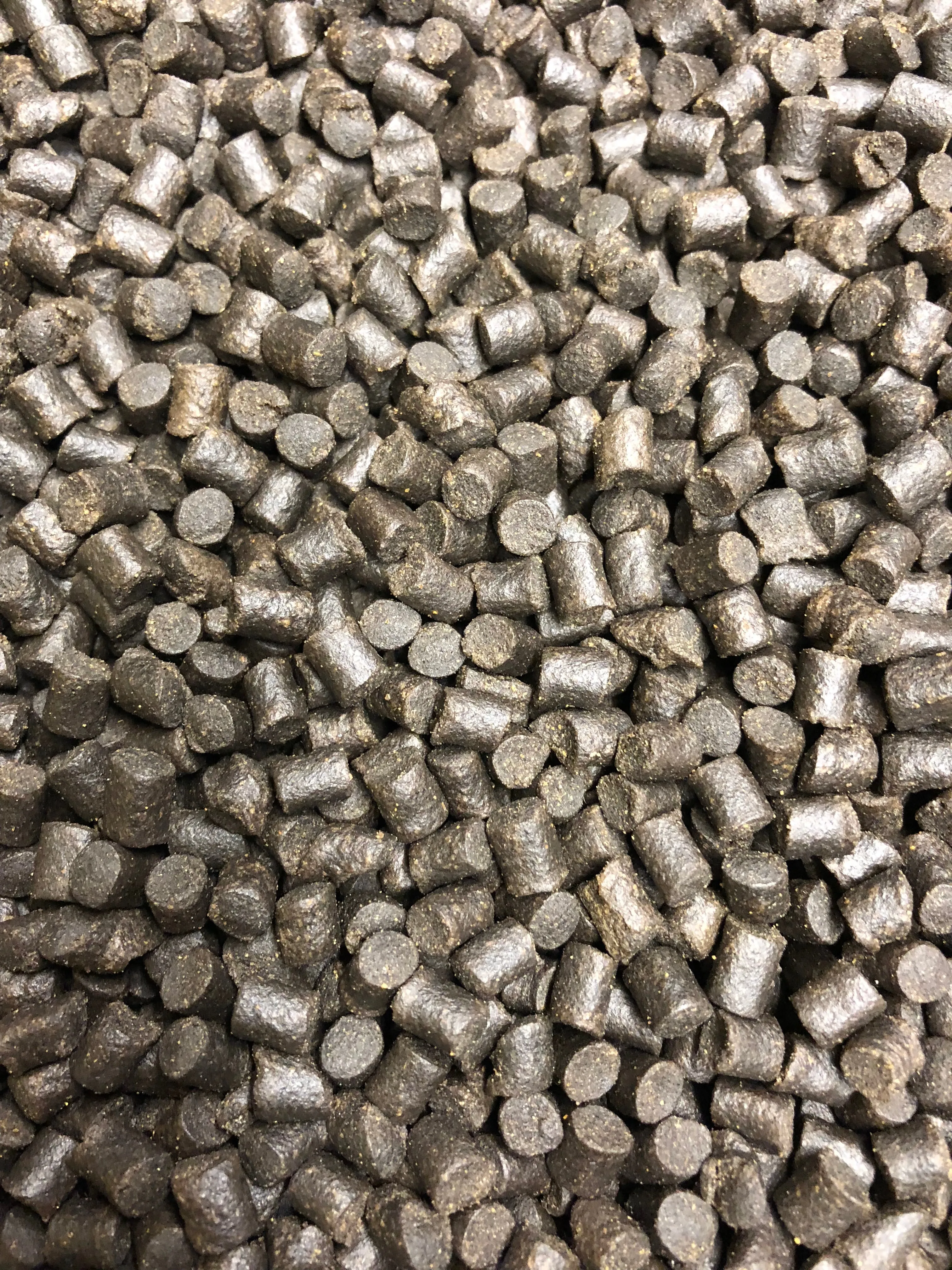 Apex Baits High Quality Halibut Pellet - 2mm, 3mm , 4.5mm , 6mm , 8mm, 11mm & 17mm