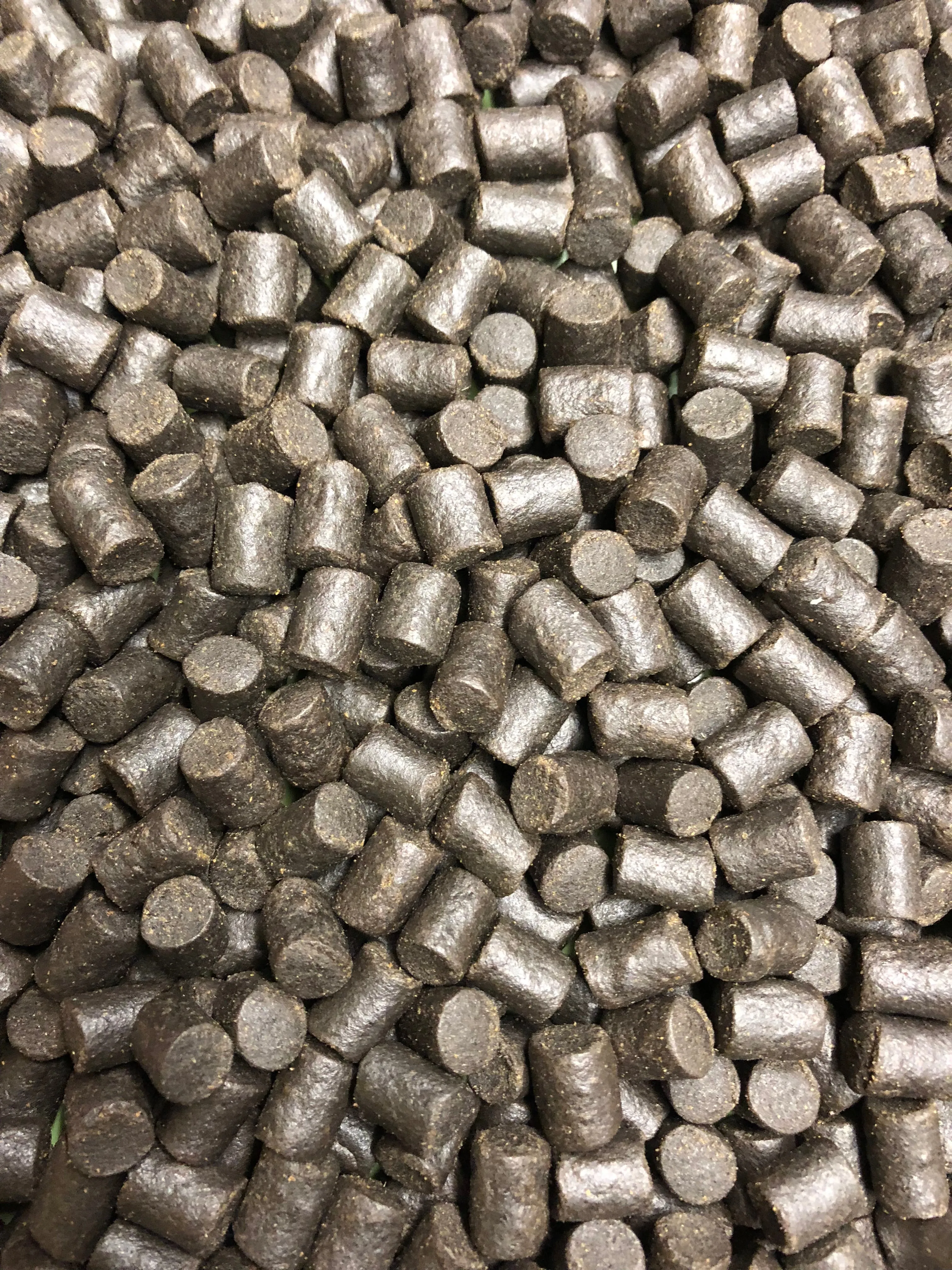 Apex Baits High Quality Halibut Pellet - 2mm, 3mm , 4.5mm , 6mm , 8mm, 11mm & 17mm