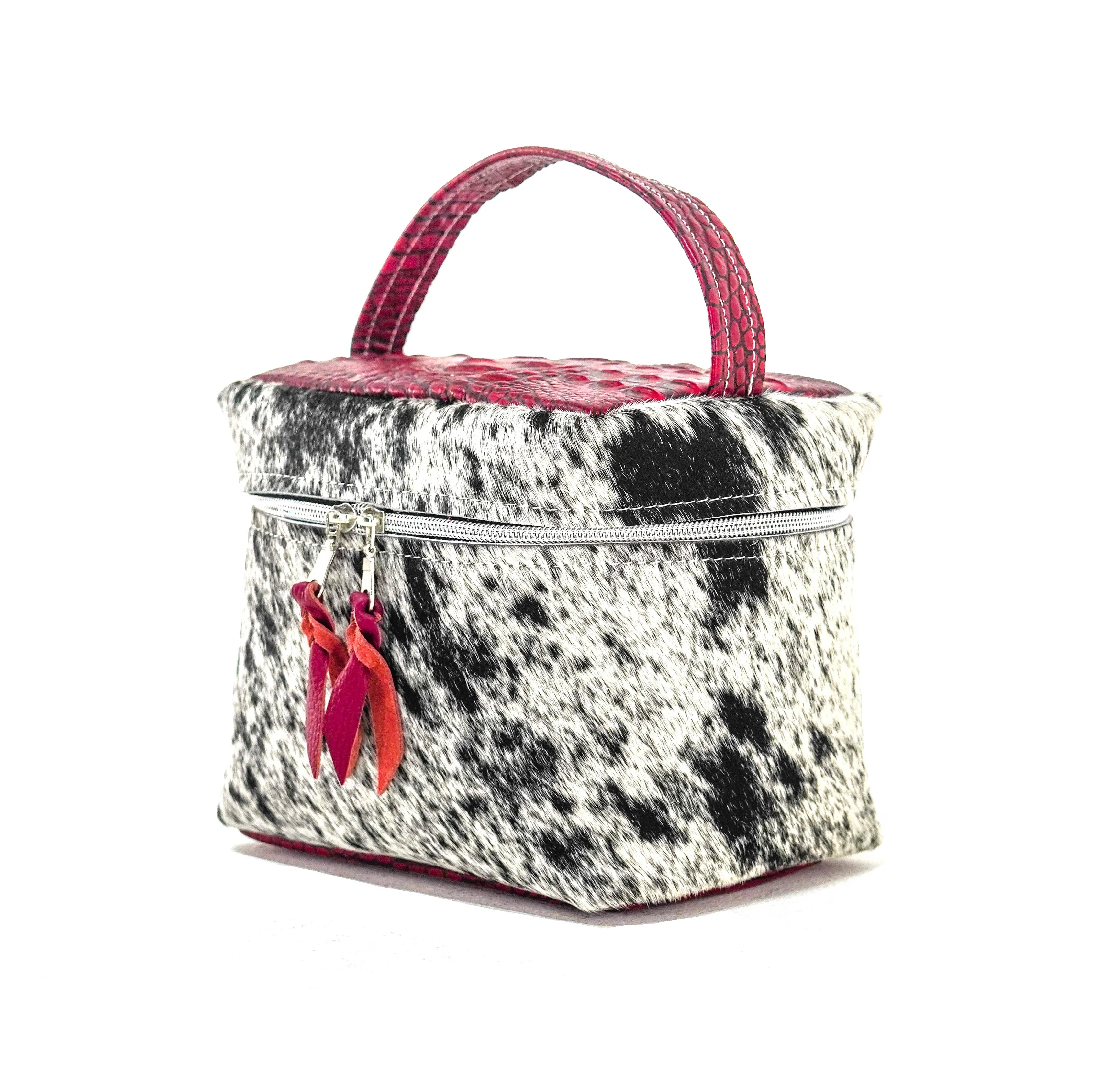 Caboose - Black & White w/ Red Croc