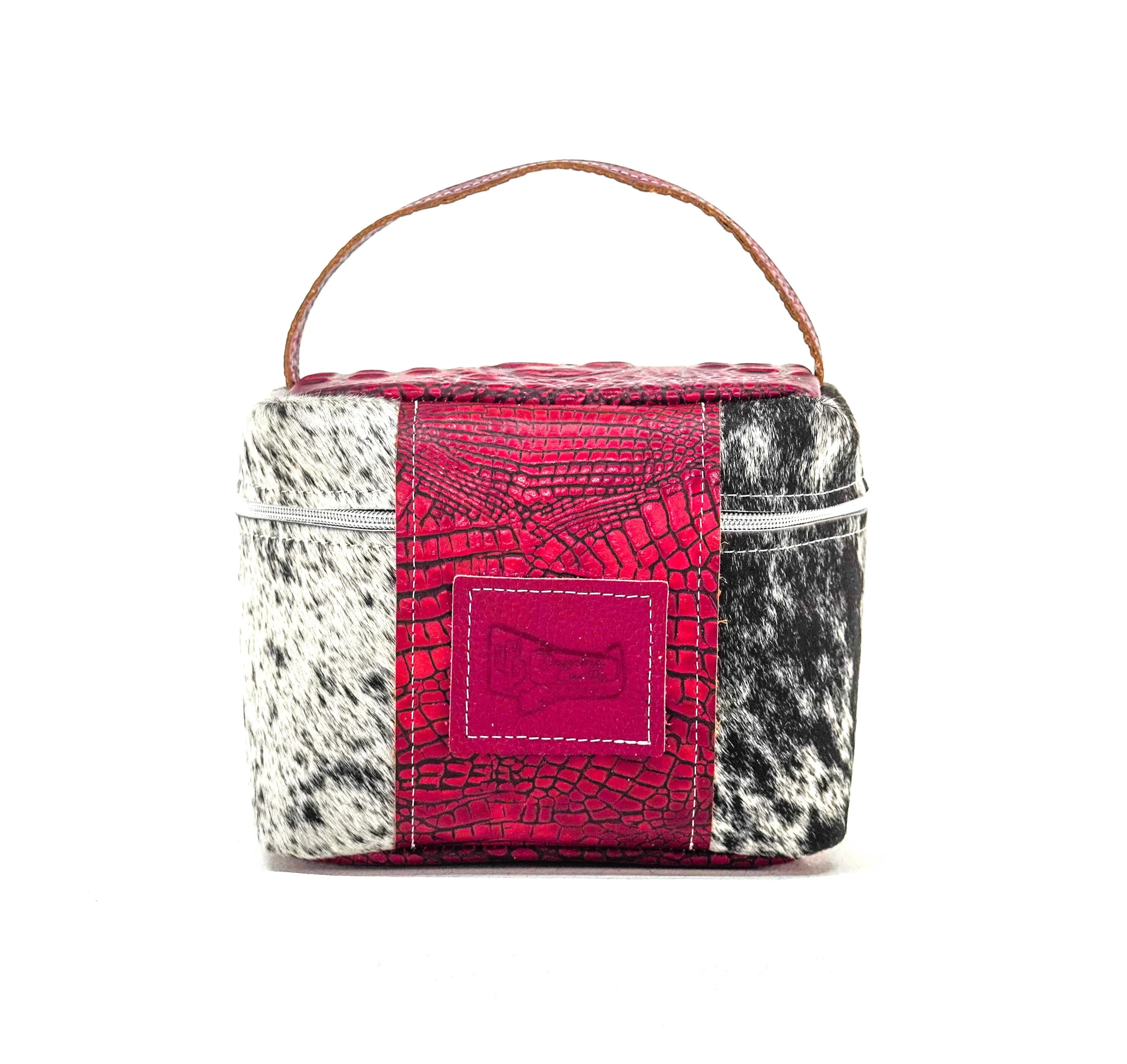 Caboose - Black & White w/ Red Croc