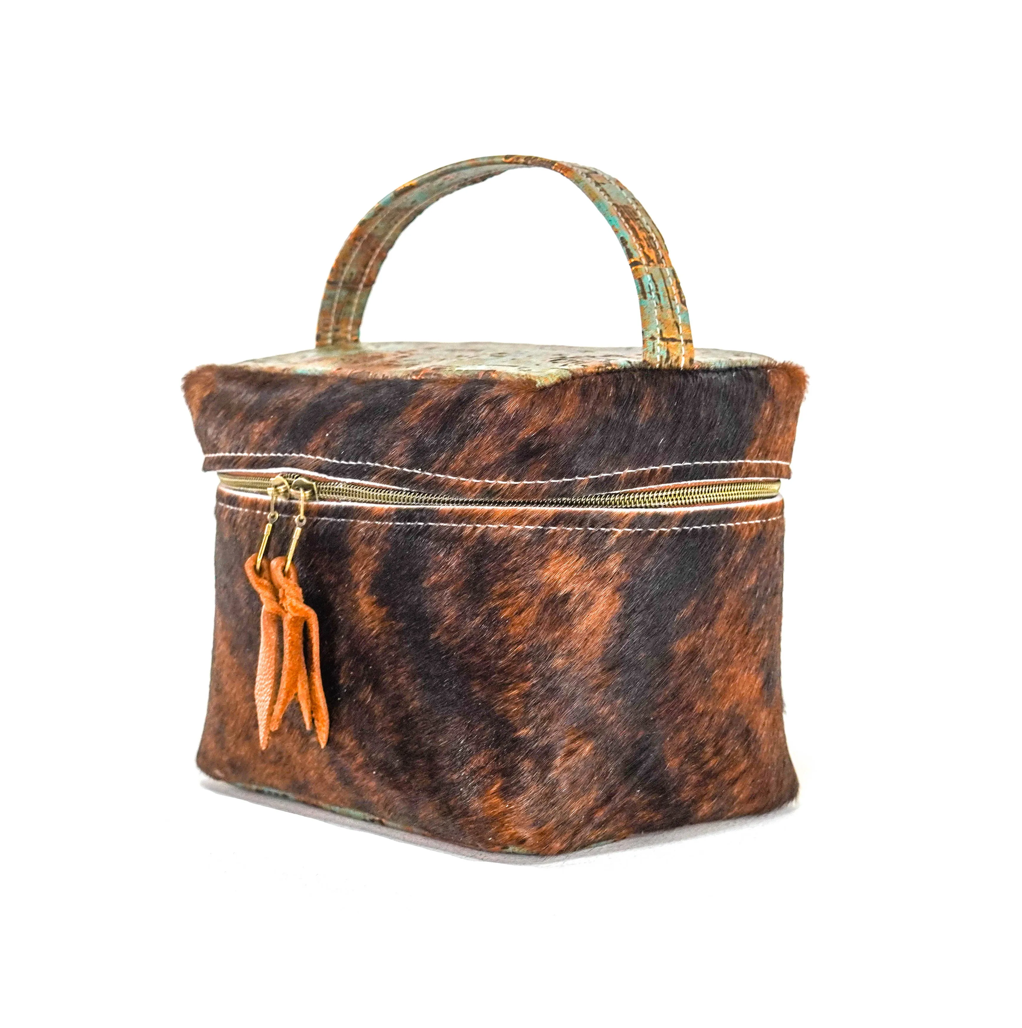 Caboose - Brindle w/ Patina Driftwood
