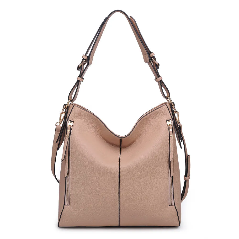 Carrie Hobo