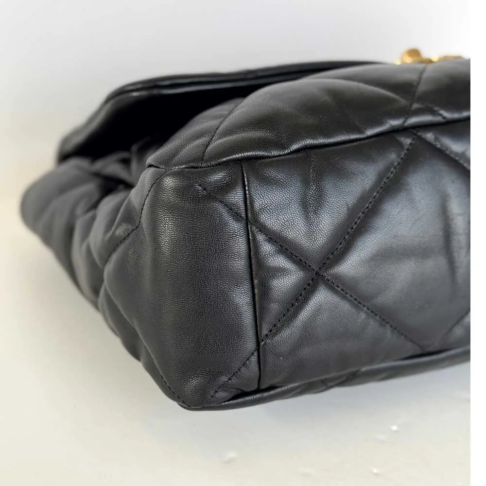 Chanel 19 Maxi