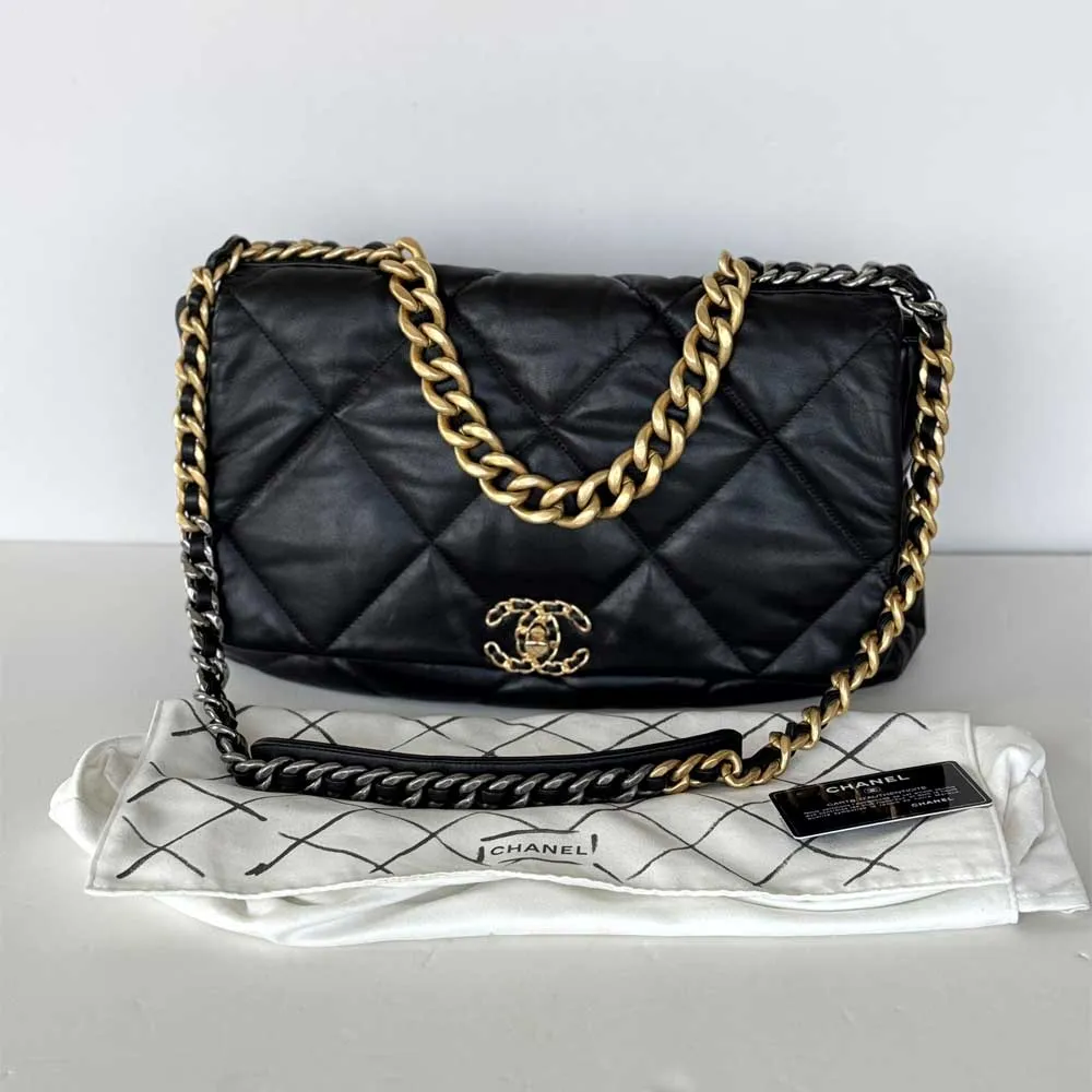 Chanel 19 Maxi