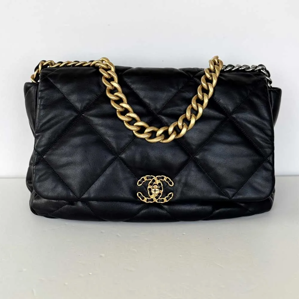 Chanel 19 Maxi