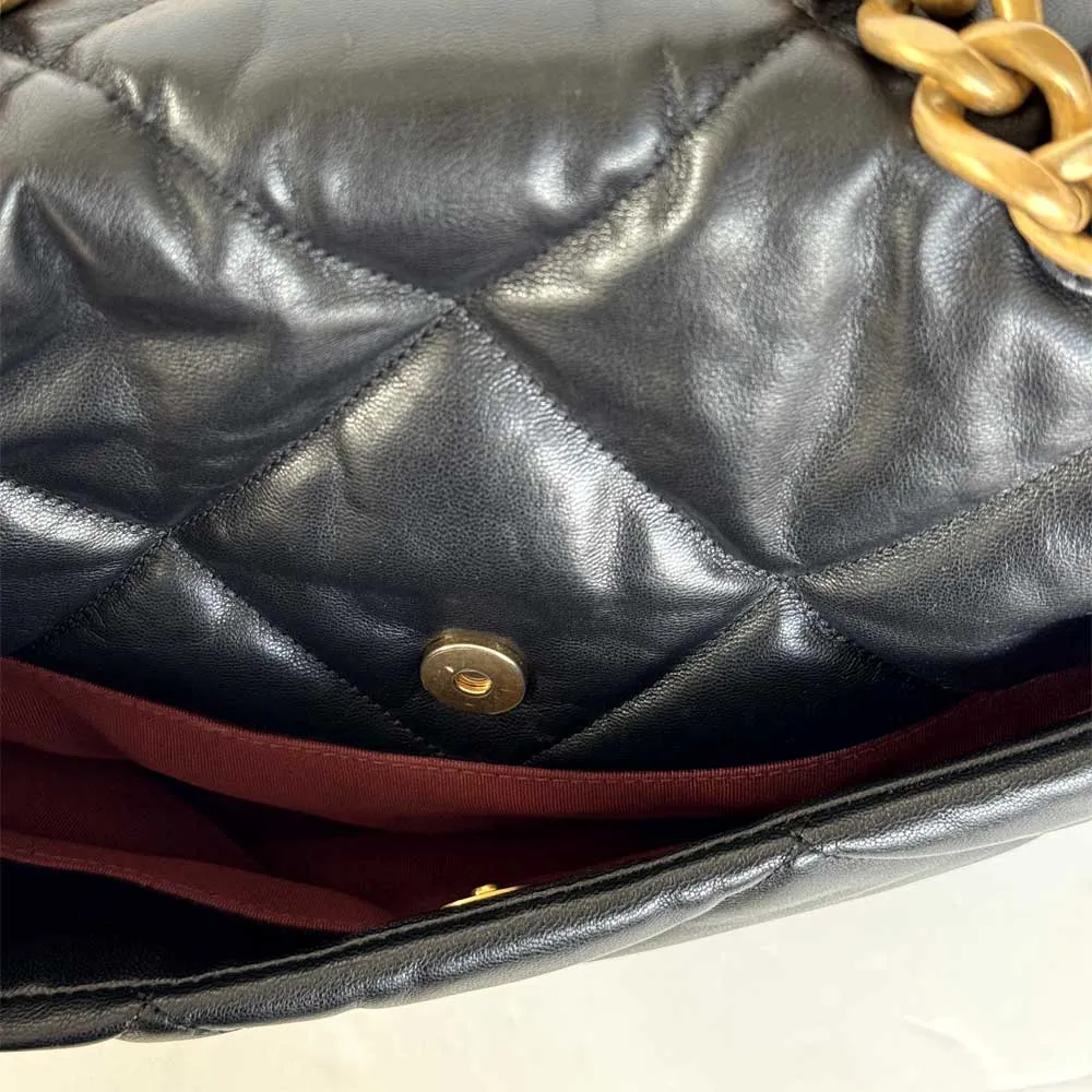 Chanel 19 Maxi