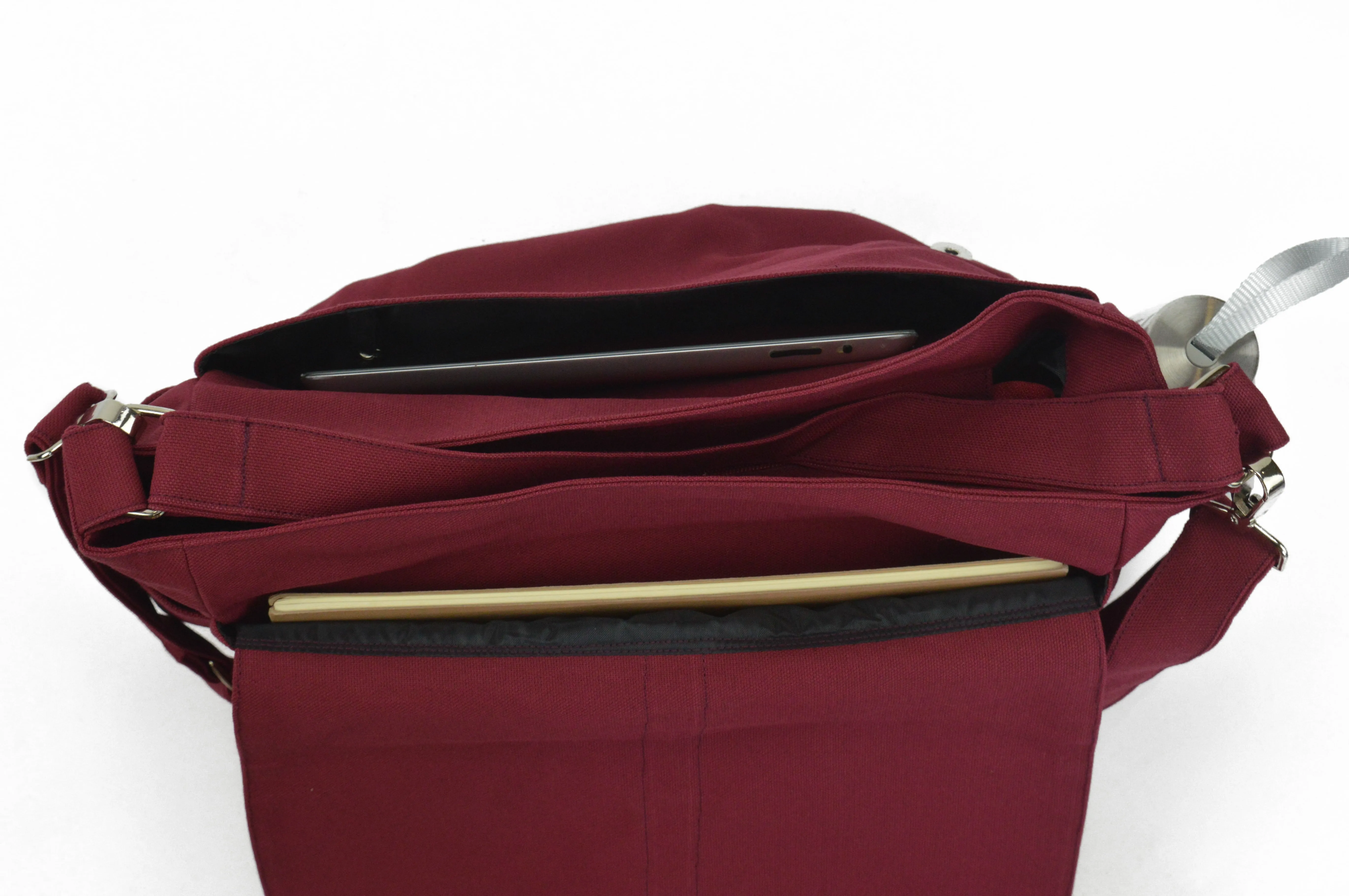 Daniel 18 Rose Red | Messenger Bag