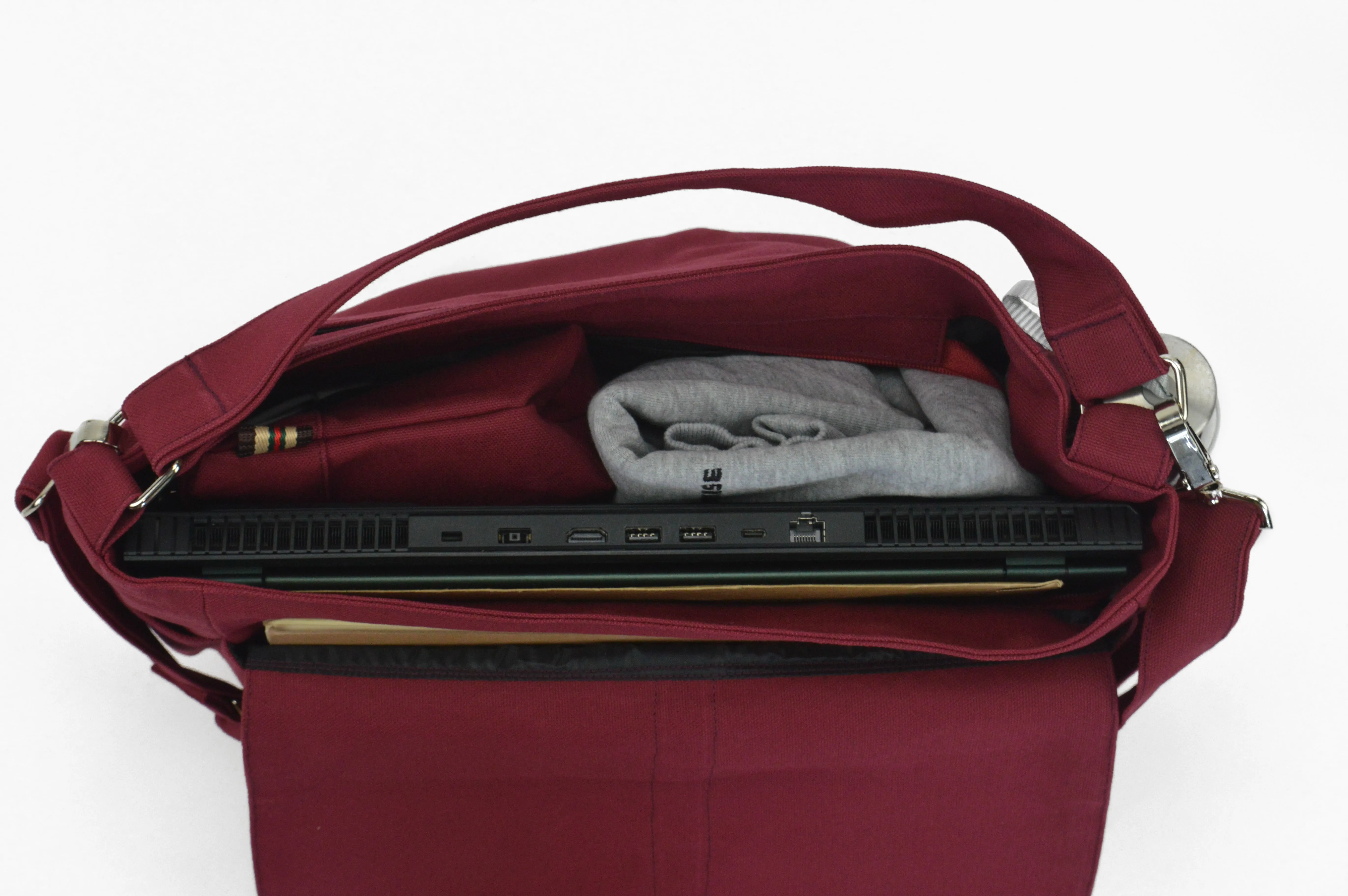 Daniel 18 Rose Red | Messenger Bag