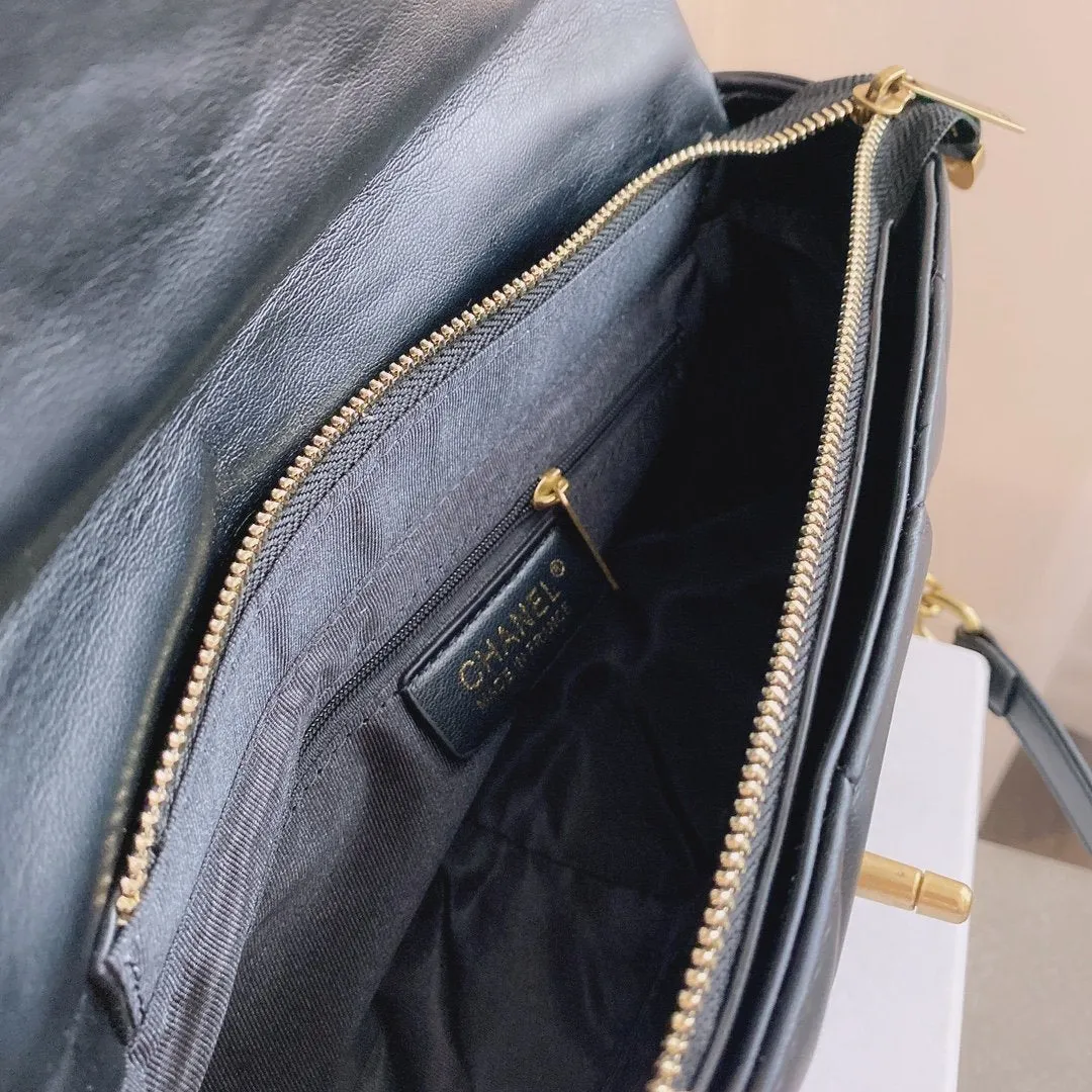 Designer bags by Chanel 064