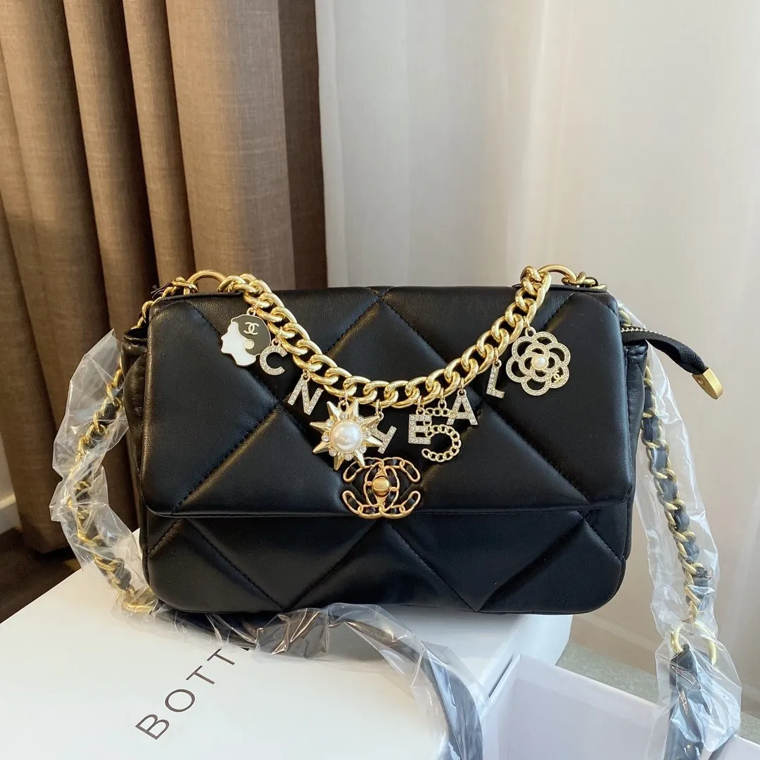 Designer bags by Chanel 064