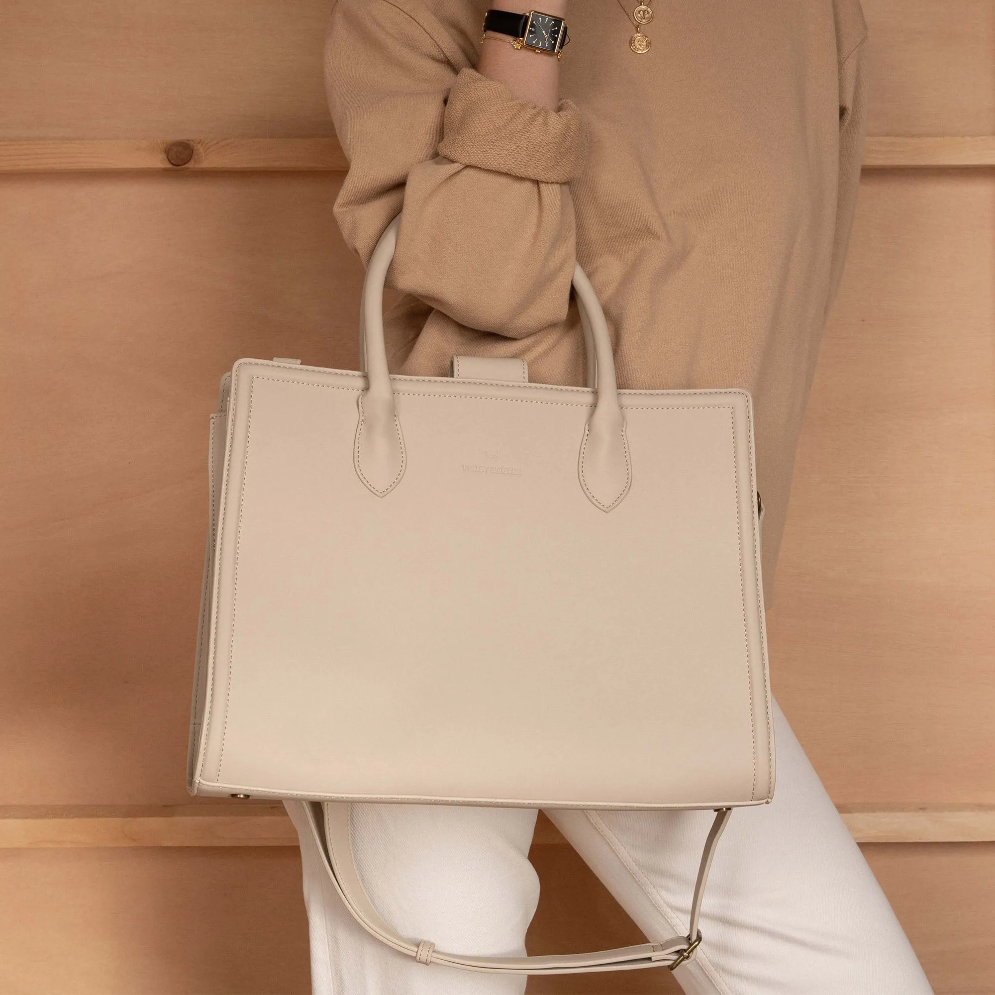 Essential Bag cream shoulder bag with 13 inch laptop compartment