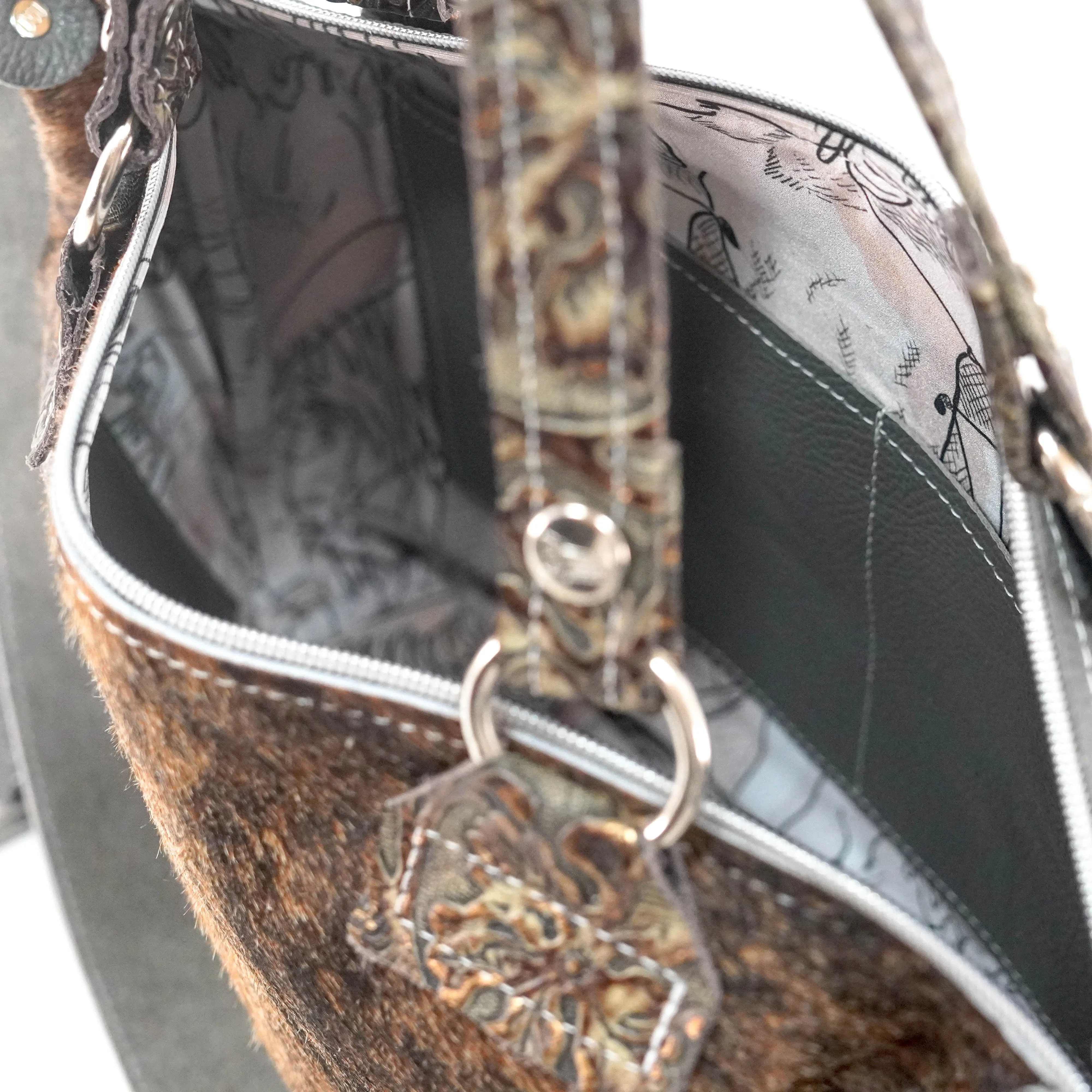 Fancy Oakley - Brindle w/ Gilded Tool