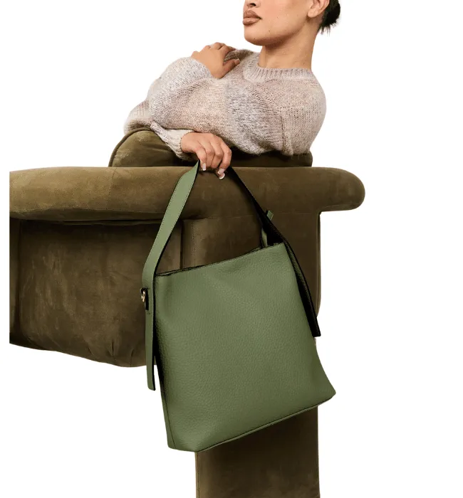 Keeley Classic Hobo w/ Long Strap