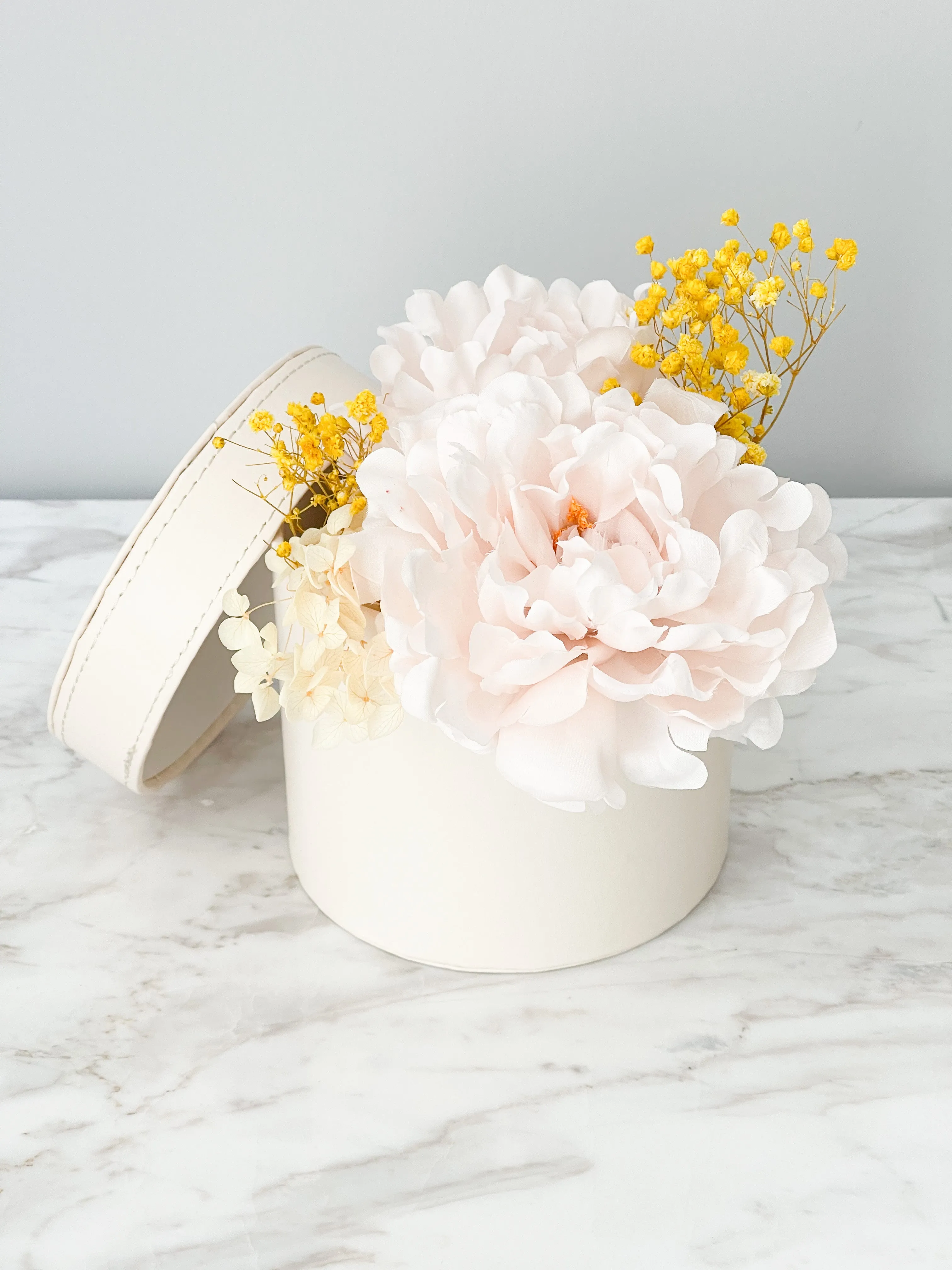 Leather Round Flower Box