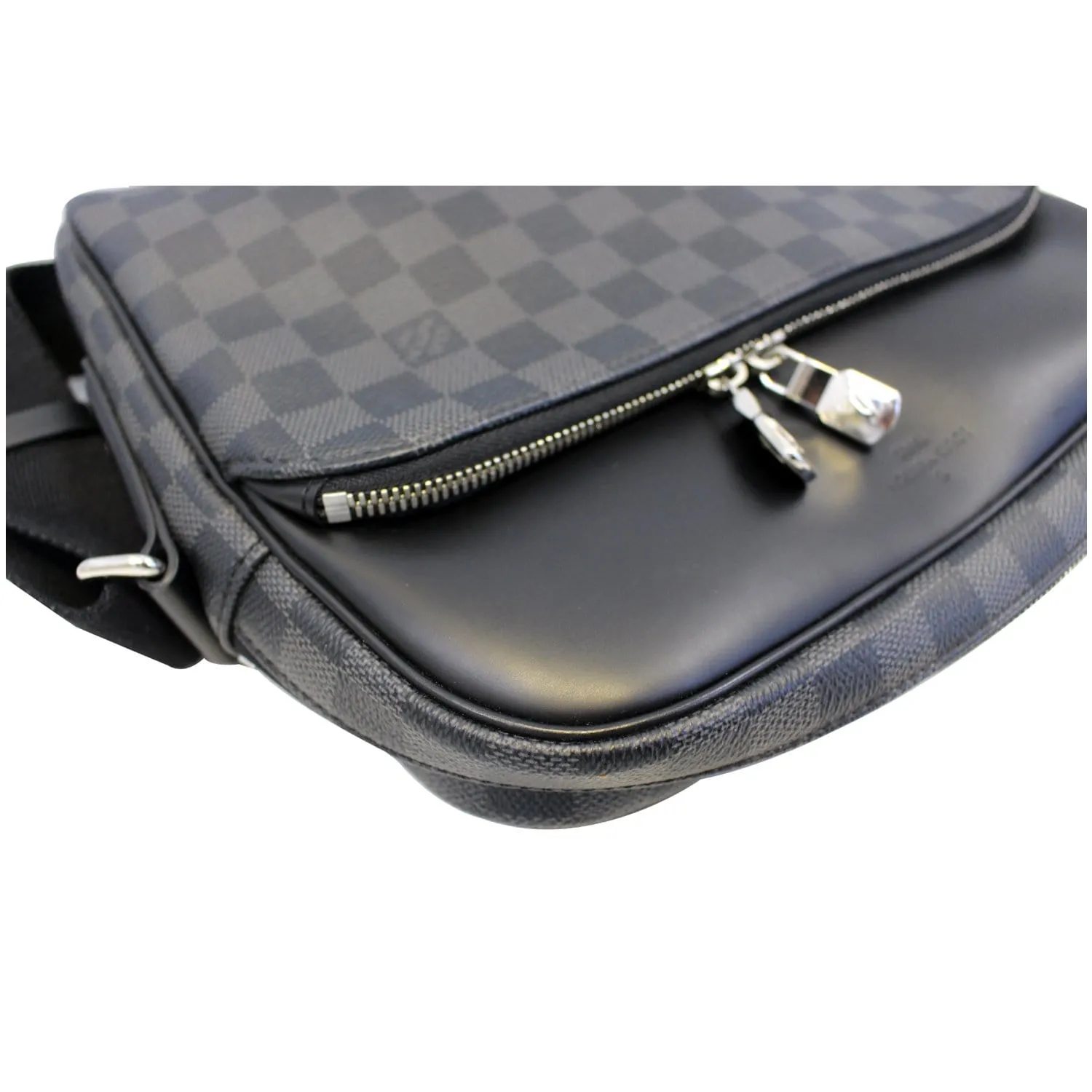 LOUIS VUITTON Dayton Reporter PM Damier Graphite Shoulder Bag