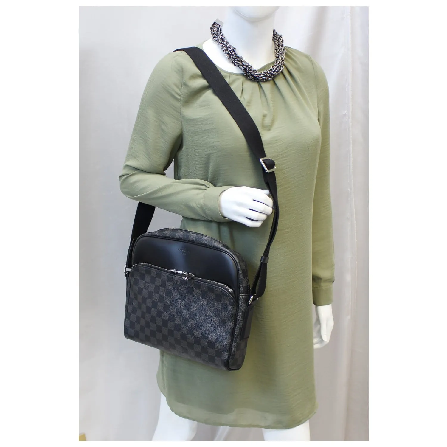 LOUIS VUITTON Dayton Reporter PM Damier Graphite Shoulder Bag