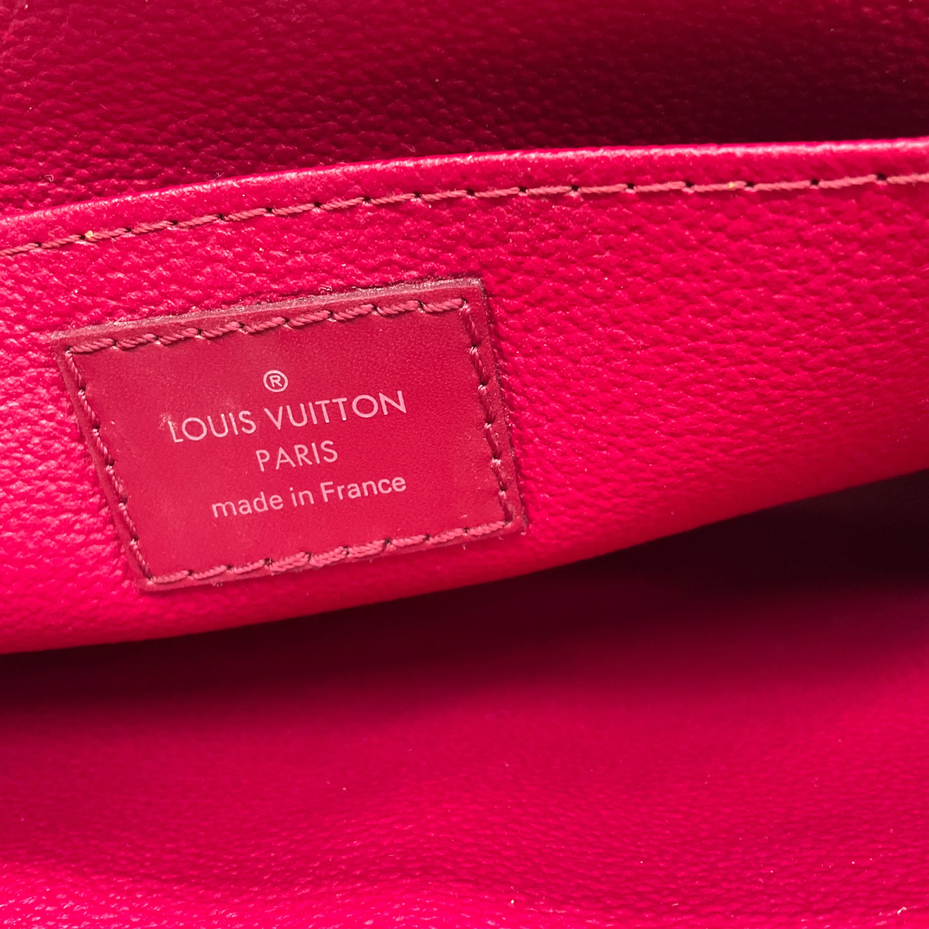 Louis Vuitton Fuchsia Epi Pochette Toilette 26 Clutch Bag
