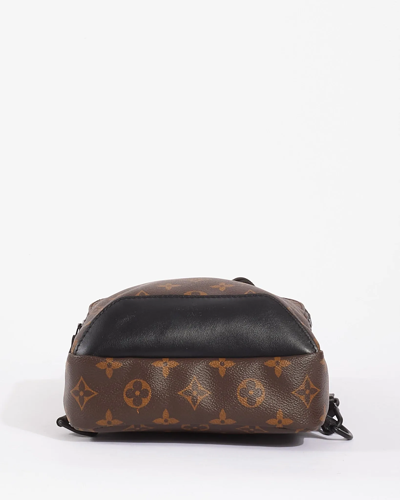 Louis Vuitton Monogram Canvas Avenue Sling Bag