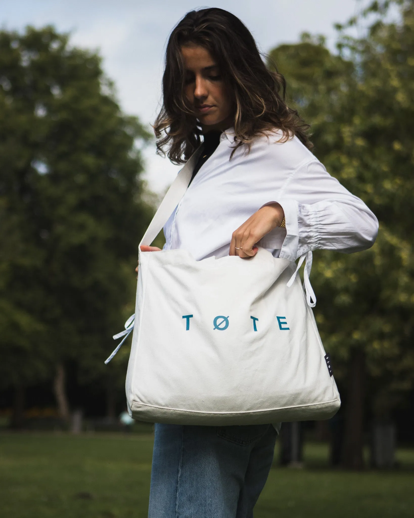Off White/Blue TØTE Bag