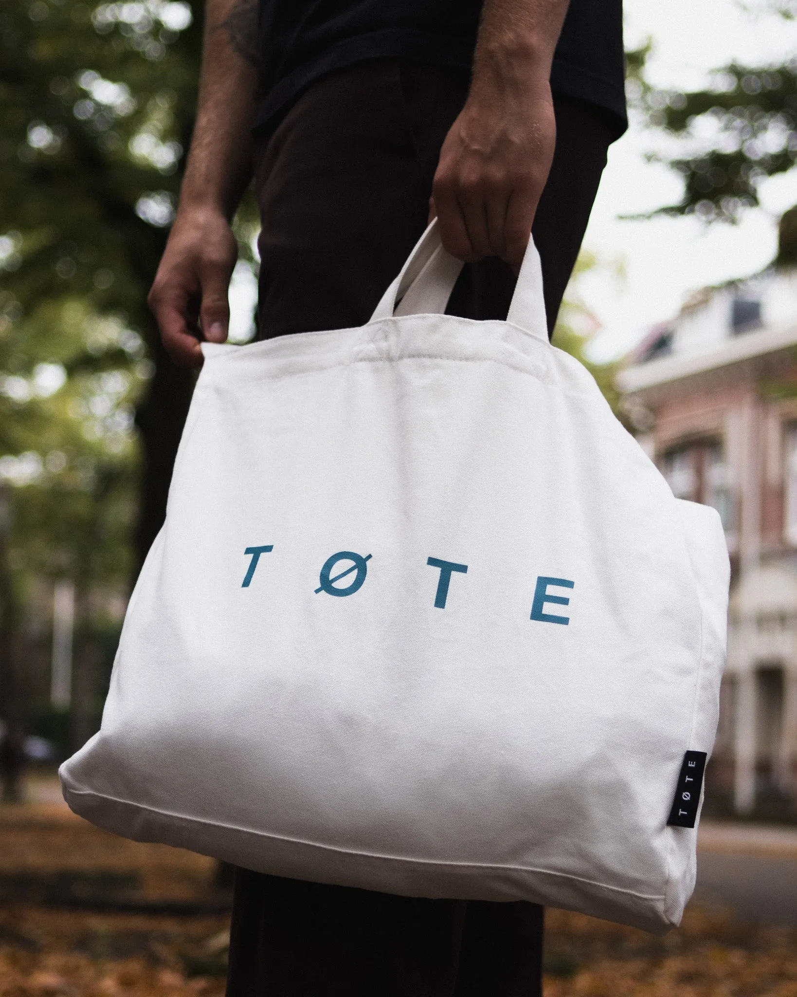 Off White/Blue TØTE Bag
