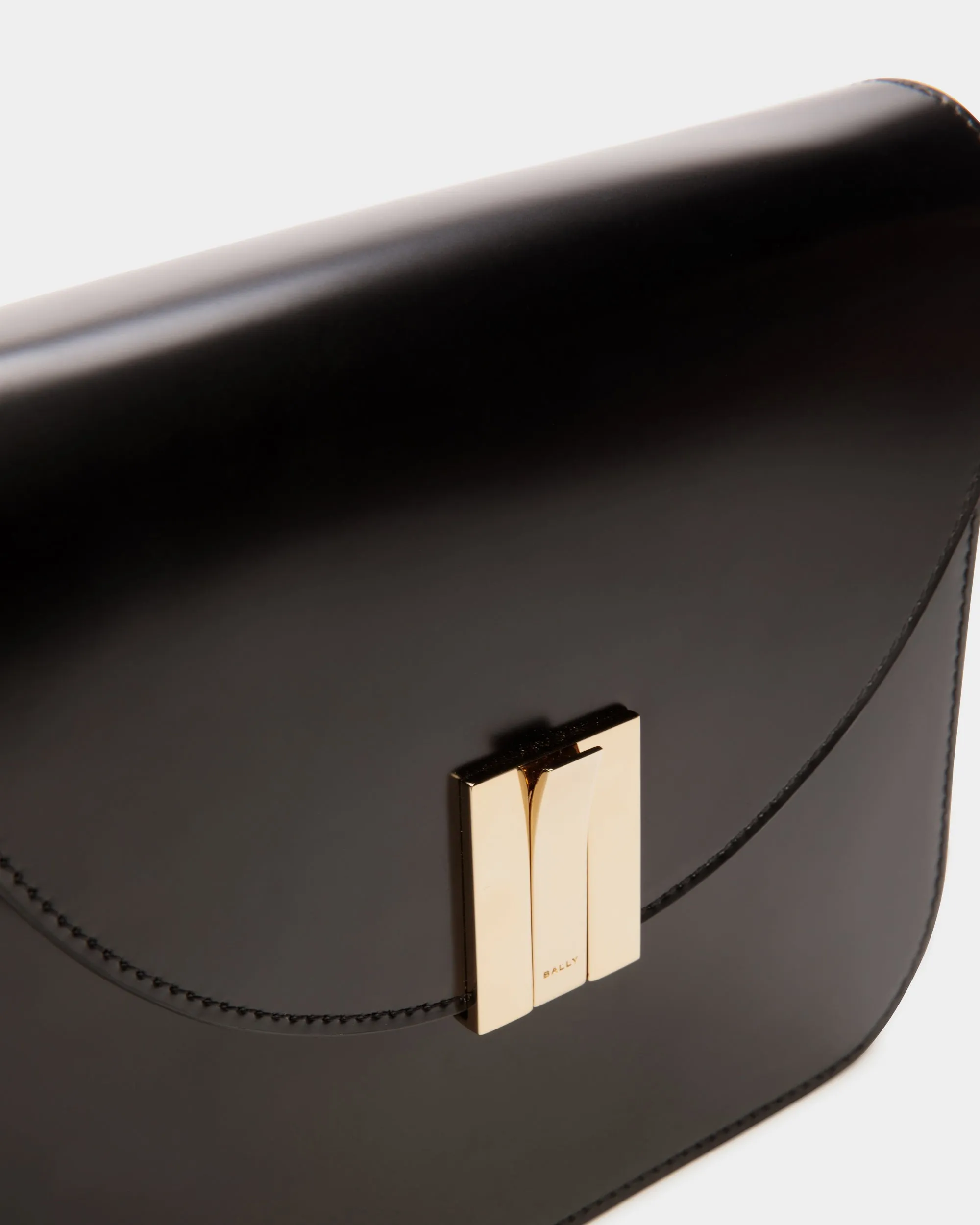Ollam Flap - Cross Body