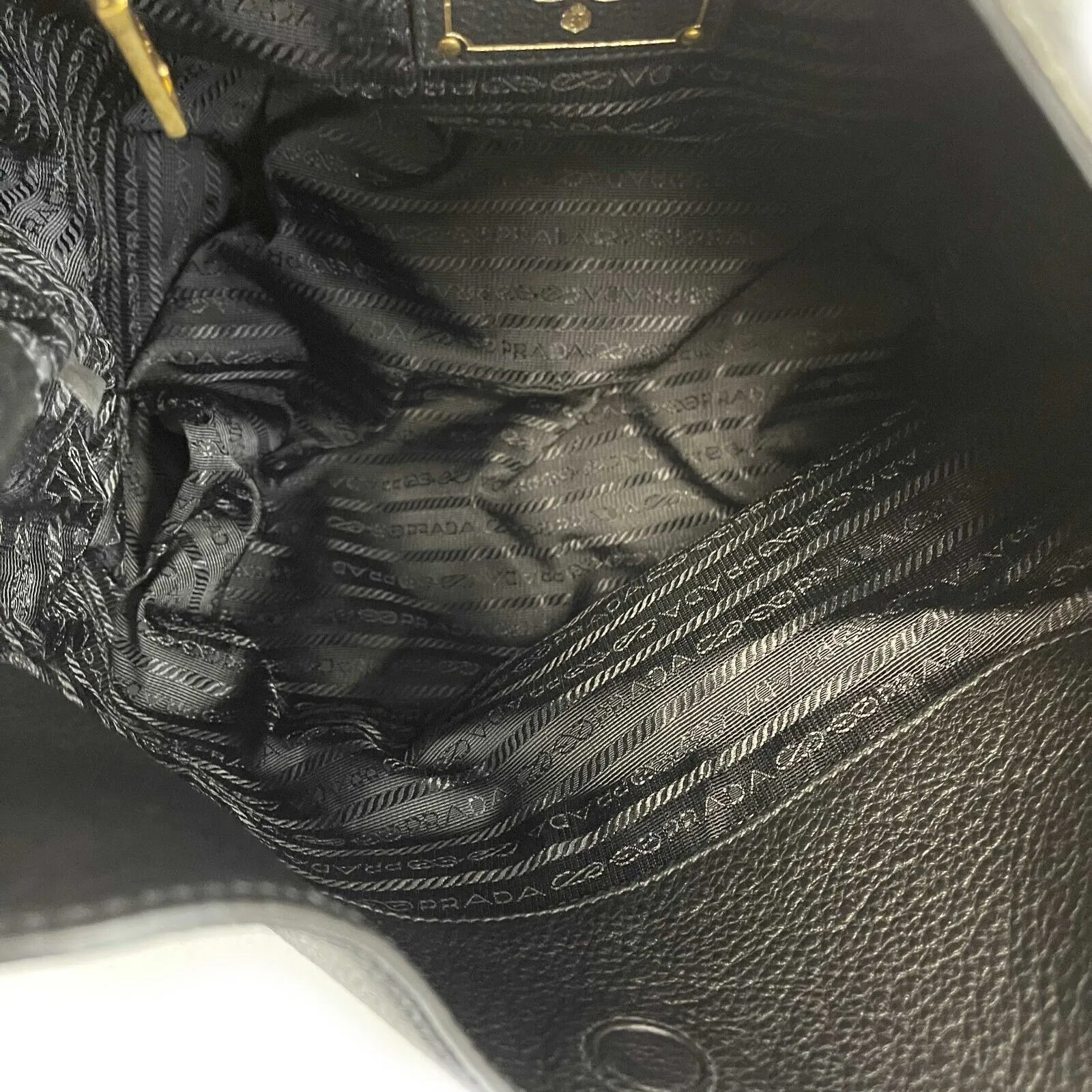 Prada - Excellent - Vitello Phenix Logo Embossed Hobo Bag / Shoulder Bag