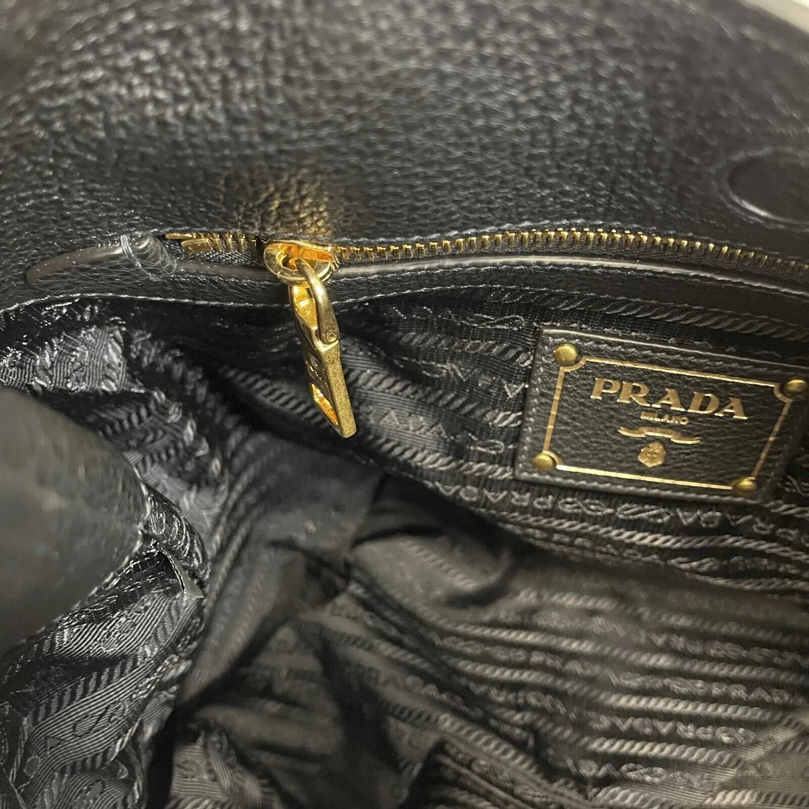 Prada - Excellent - Vitello Phenix Logo Embossed Hobo Bag / Shoulder Bag