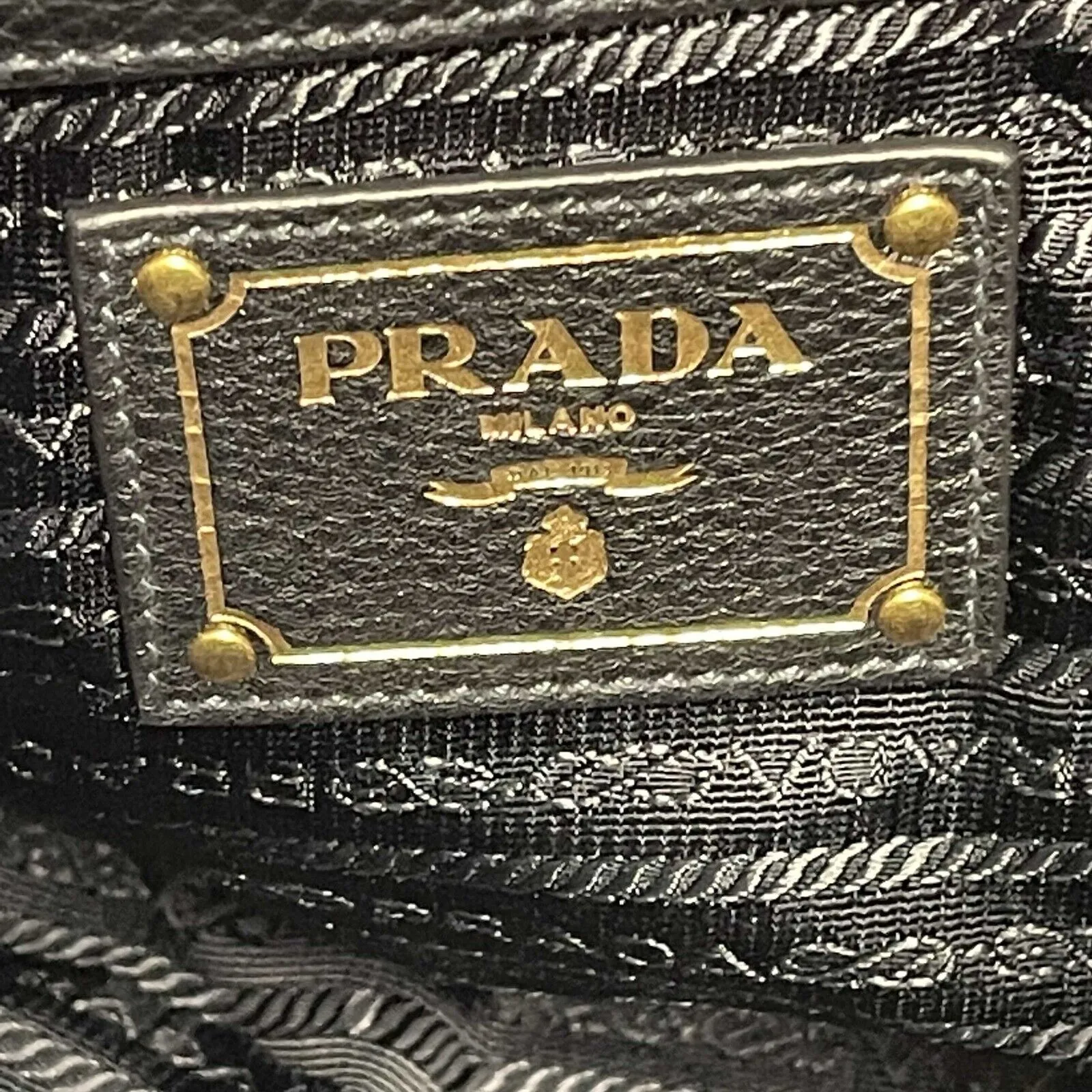 Prada - Excellent - Vitello Phenix Logo Embossed Hobo Bag / Shoulder Bag