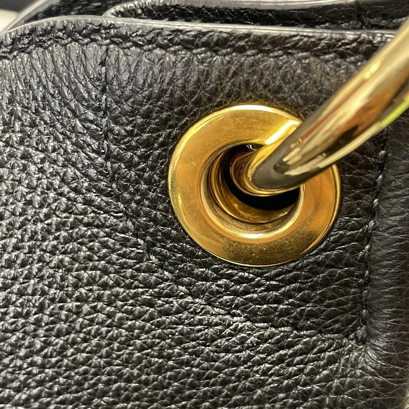 Prada - Excellent - Vitello Phenix Logo Embossed Hobo Bag / Shoulder Bag