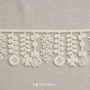 Scandi Flowers Trim, Ivory by Hirvi