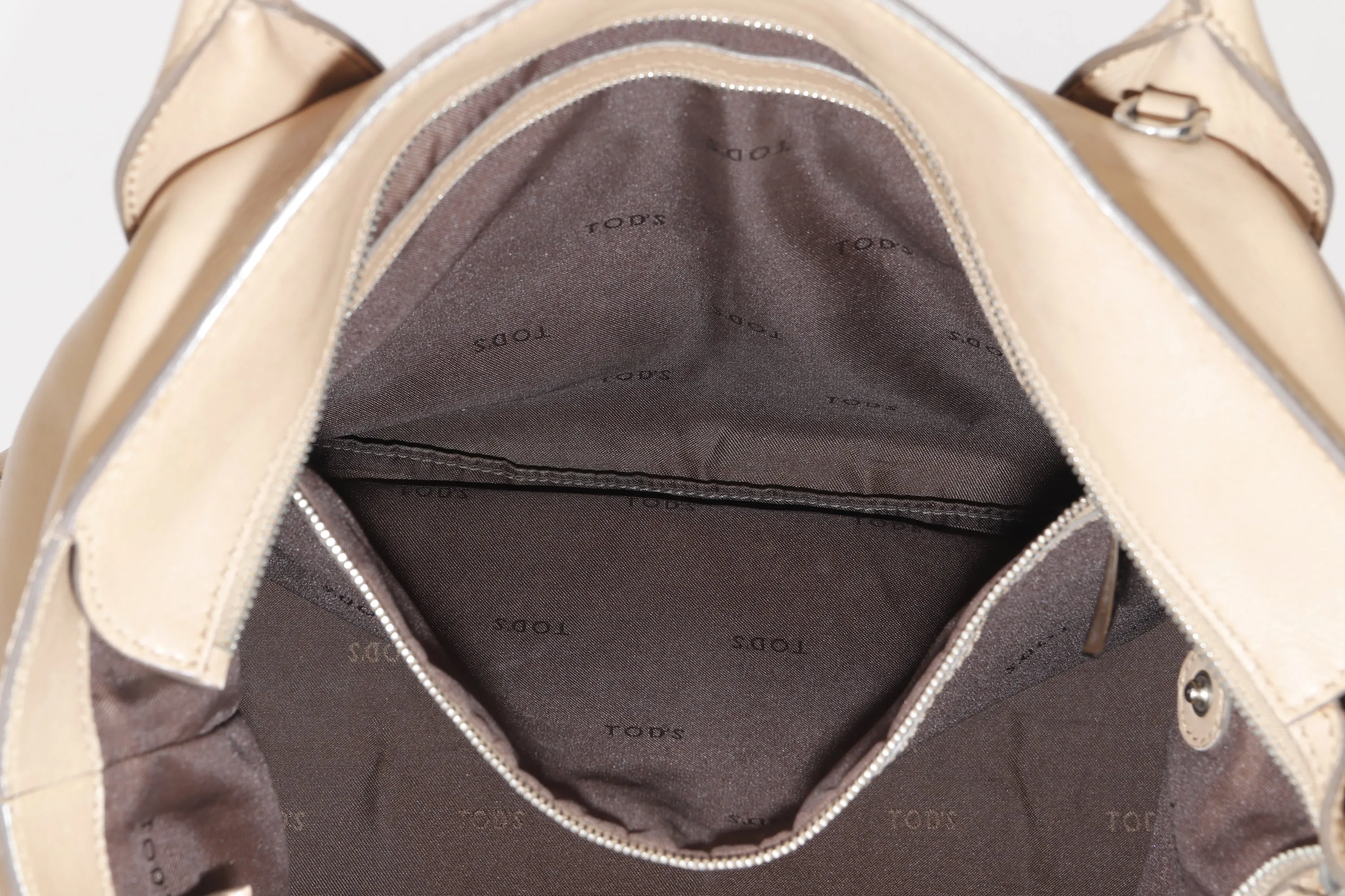 TOD'S LIGHT BROWN COLOR D-STYLING BAULETTO 2 WAY USE LEATHER BAG, WITH STRAP, NO DUST COVER