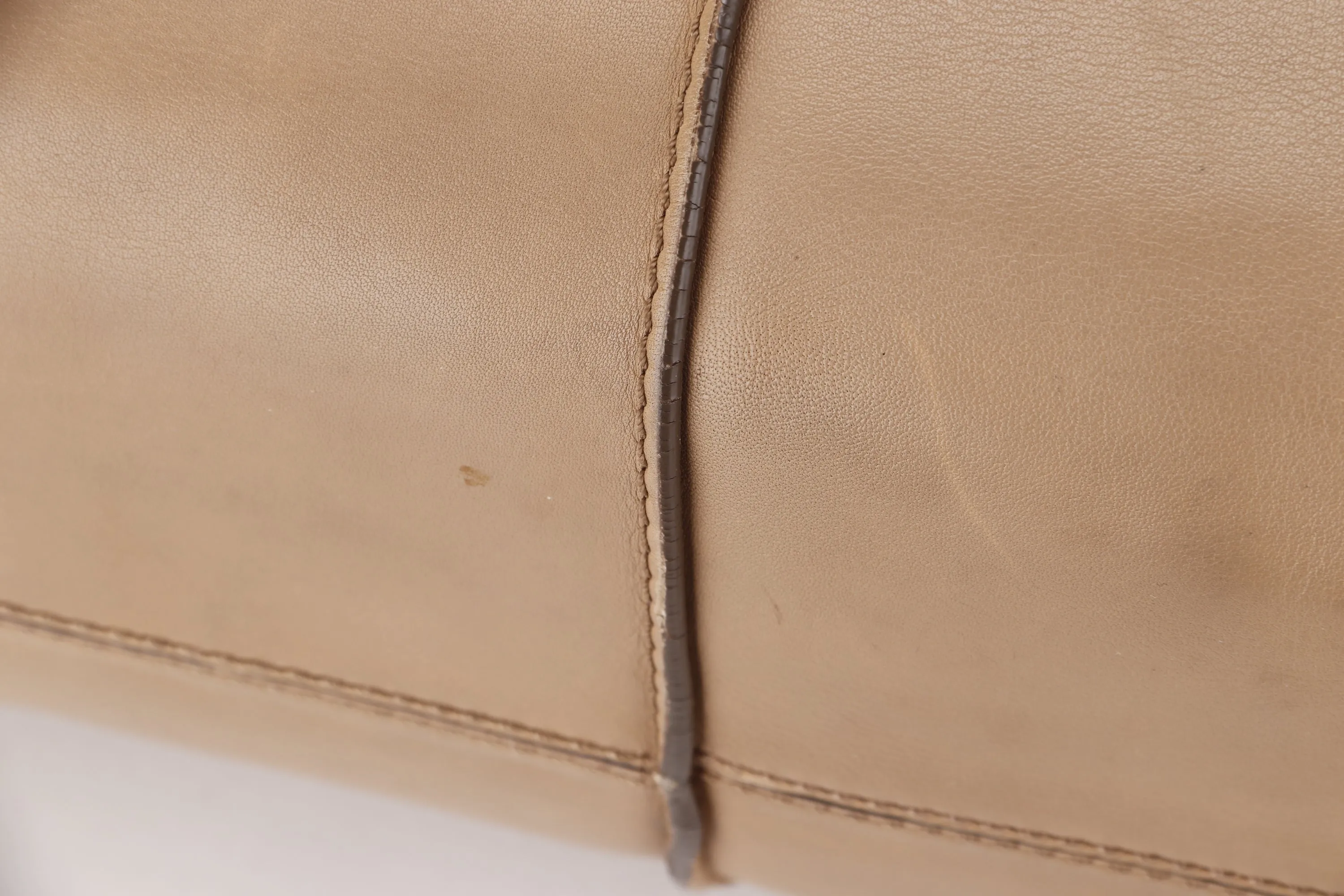 TOD'S LIGHT BROWN COLOR D-STYLING BAULETTO 2 WAY USE LEATHER BAG, WITH STRAP, NO DUST COVER