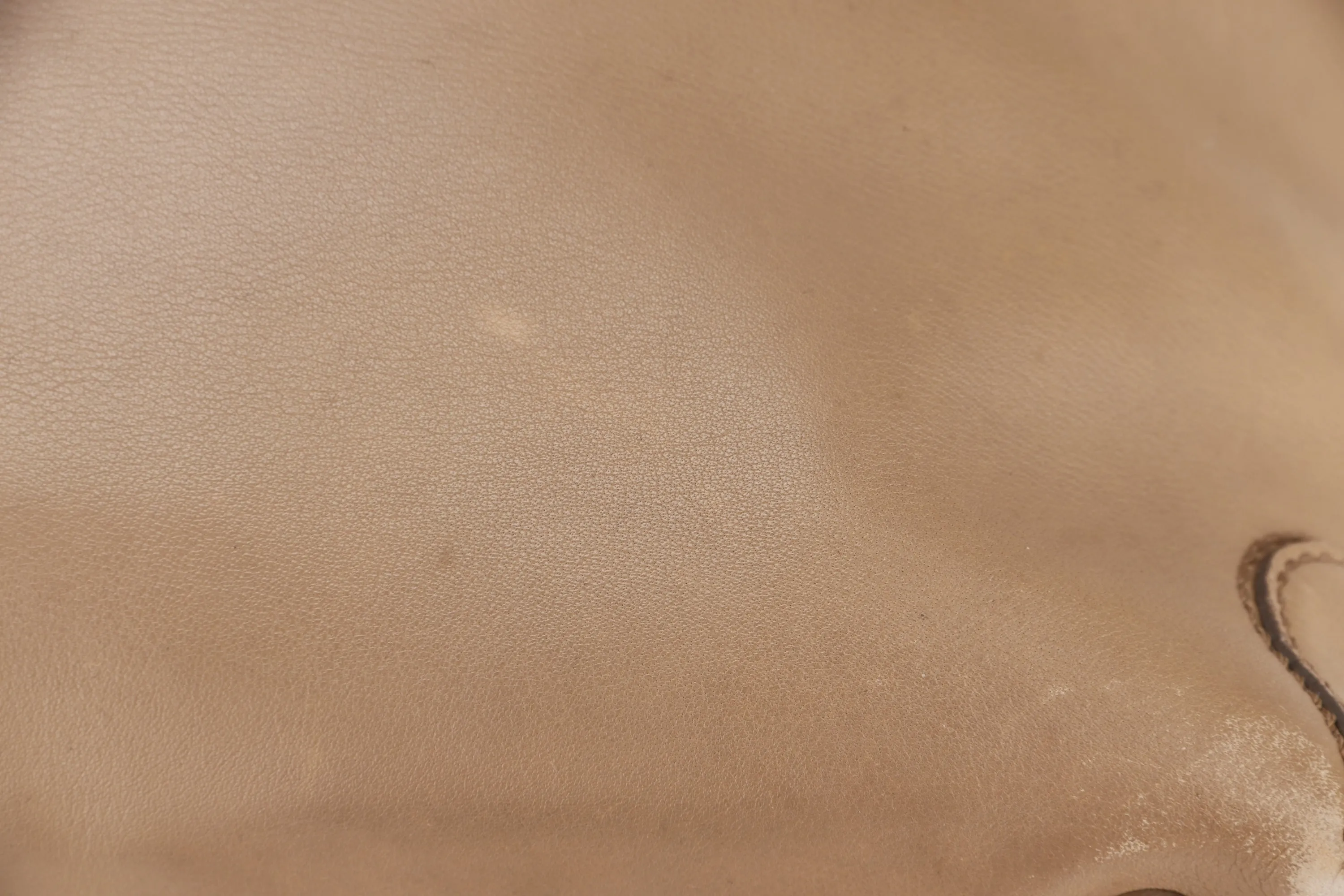 TOD'S LIGHT BROWN COLOR D-STYLING BAULETTO 2 WAY USE LEATHER BAG, WITH STRAP, NO DUST COVER