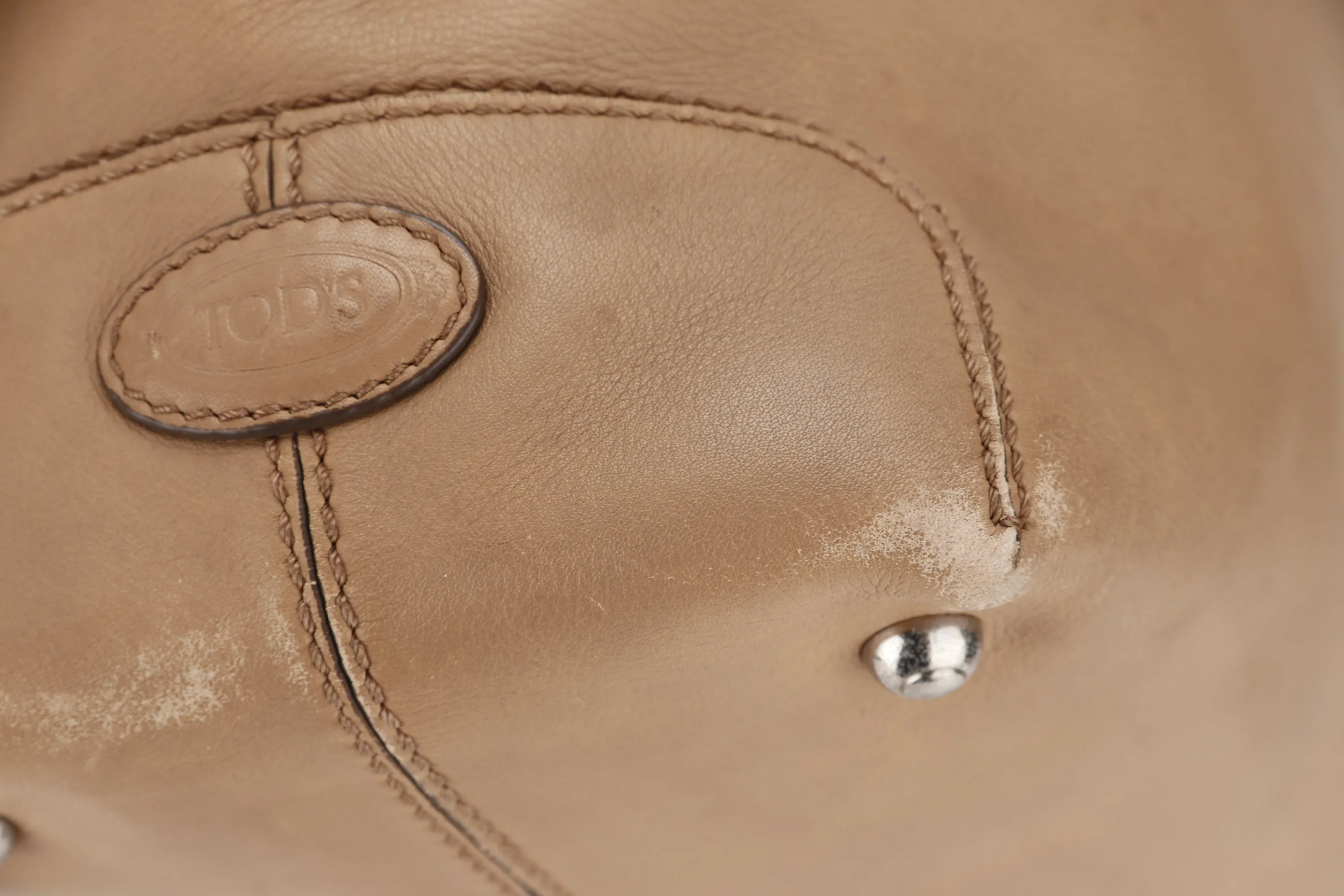 TOD'S LIGHT BROWN COLOR D-STYLING BAULETTO 2 WAY USE LEATHER BAG, WITH STRAP, NO DUST COVER