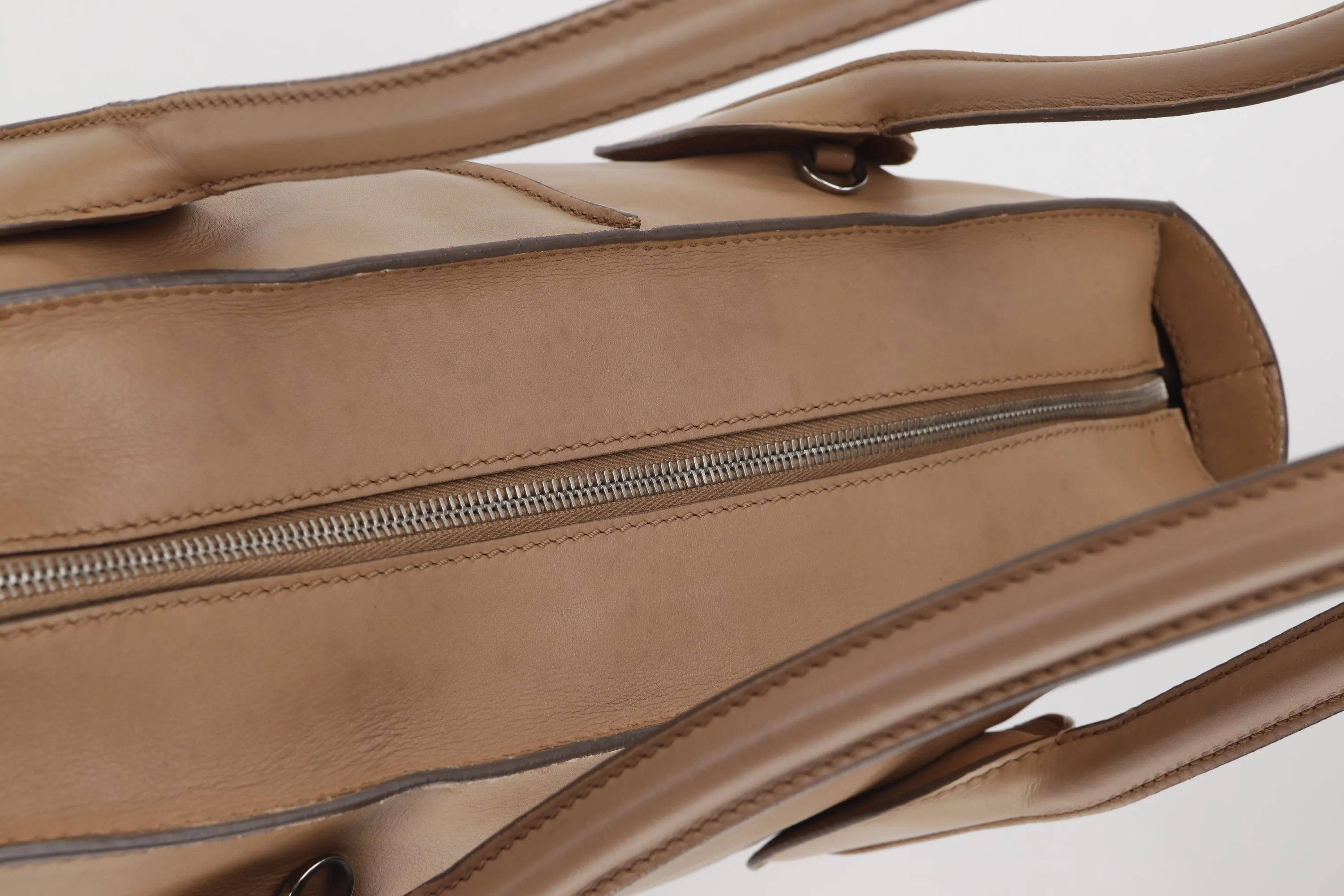 TOD'S LIGHT BROWN COLOR D-STYLING BAULETTO 2 WAY USE LEATHER BAG, WITH STRAP, NO DUST COVER
