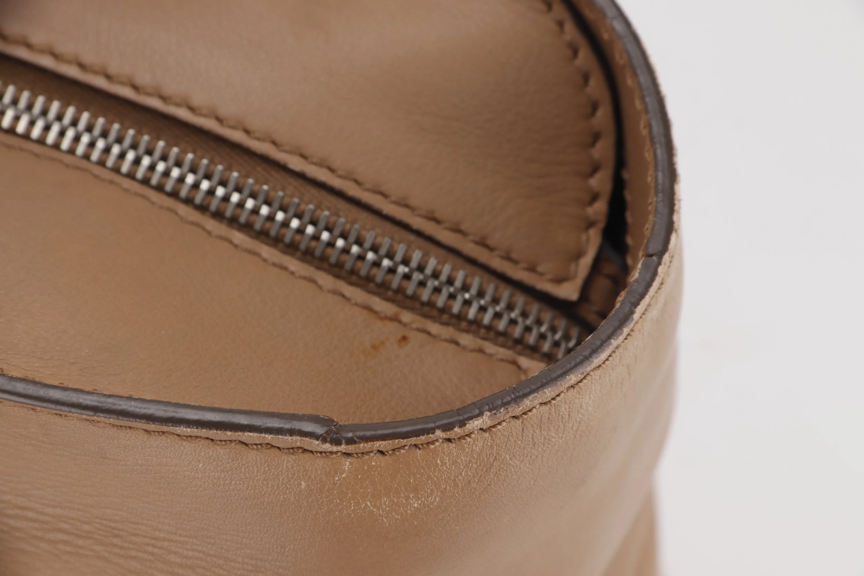 TOD'S LIGHT BROWN COLOR D-STYLING BAULETTO 2 WAY USE LEATHER BAG, WITH STRAP, NO DUST COVER