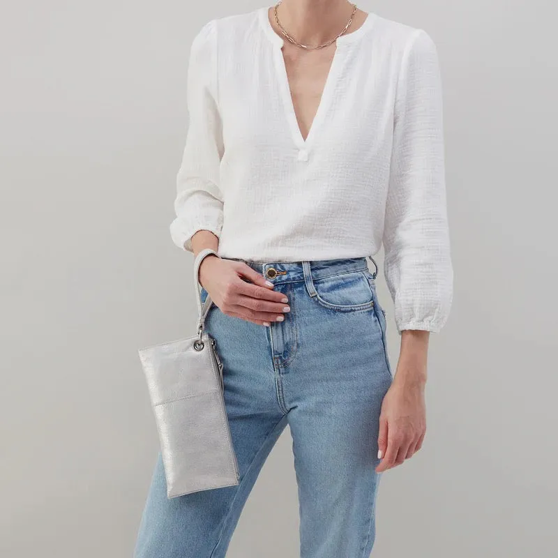 Vida Wristlet - Brushed Silver