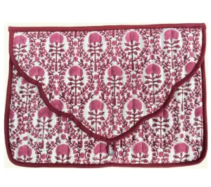 WINTER BERRY TRELLIS LAPTOP CASES