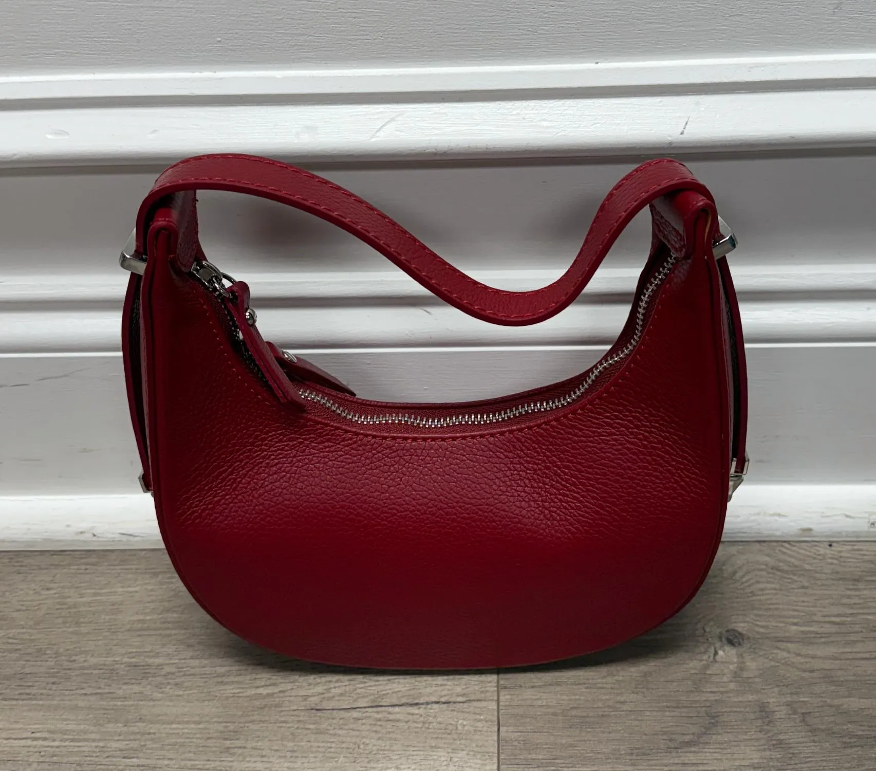 Women's Nonna Leather Hobo Bag In Red